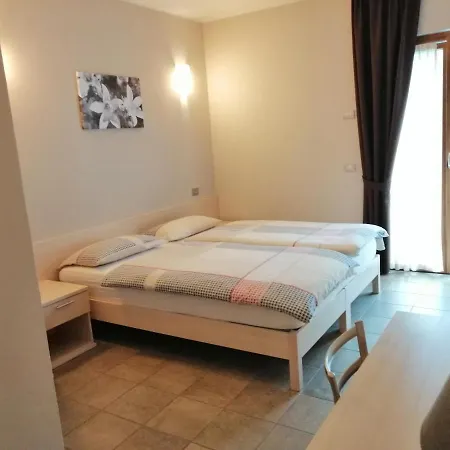 阿勒普拉兹农家乐 Prata Camportaccio